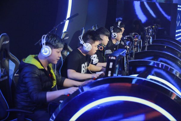 射和强硬的 射和强硬的